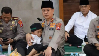 Anak Yatim Tidur Pulas di Pangkuan Kapolda Banten - GenPI.co Banten