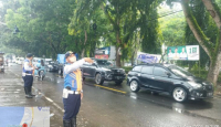 Antisipasi Kemacetan, Petugas Dishub Kabupaten Serang Siaga di Jalur Wisata - GenPI.co Banten