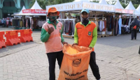 Pemkot Tangerang Kerahkan 50 Petugas Kebersihan Saat Festival Al-Azham - GenPI.co Banten