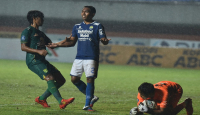 Pelatih Persebaya Ingin Persib Bandung Main dengan Kekuatan Penuh - GenPI.co Jabar