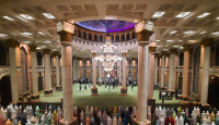 Datang ke Masjid Kubah Emas Demi Dengar Suara Merdu Imam Salat - GenPI.co Jabar