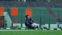 Kiper Persib Punya Pengalaman Menyeramkan Saat di Stadion Siliwangi - GenPI.co Jabar