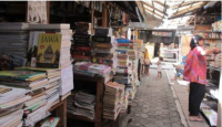 Ini Lho Surganya Pusat Buku Bekas di Kota Solo, Harganya Murah! - GenPI.co Jateng