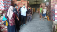 Jos! Demak Kucurkan 6.000 Liter Minyak Goreng di Operasi Pasar - GenPI.co Jateng