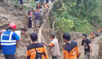 Waduh! Longsor Tutup Akses Jalan di Desa Rahtawu Kudus - GenPI.co Jateng
