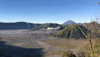 Aksi Turis Asing Buang Air di Puncak Gunung Bromo Dikecam, Keterlaluan! - GenPI.co Jatim