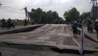 Lacak Truk yang Melintas Sebelum Jembatan Ngaglik Lamongan Ambles - GenPI.co Jatim