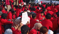 BBM Hingga Ayang Aku Demo Dulu Ya di Demo Mahasiswa Surabaya - GenPI.co Jatim