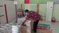 DKPP Ngawi Salurkan 2 Ton Beras ke Petani, Kendalikan Harga - GenPI.co Jatim