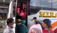 3 Bus Cadangan di Terminal Ngawi Siap Angkut Penumpang Arus Balik - GenPI.co Jatim