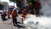 Hangus Terbakar, Motor di Jalan Gemblongan Surabaya Sisa Rangka - GenPI.co Jatim