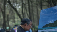 Pulang Pacitan, SBY dan Masyarakat Melukis di Pantai Pancer Dorr - GenPI.co Jatim