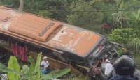 Bus Wisata SMP Lab School Unesa 2 Surabaya Kecelakaan di Bali - GenPI.co Jatim