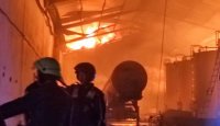 Pabrik Cat di Sidoarjo Terbakar, Terdengar Suara Ledakan - GenPI.co Jatim