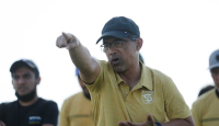 Pelatih Persebaya Aji Santoso Waspada Seluruh Pemain Barito Putera - GenPI.co Jatim