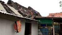 5 Menit Mencekam, Puting Beliung di Situbondo Rusak Belasan Rumah - GenPI.co Jatim