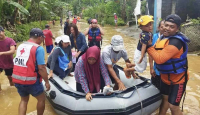 PLN Padamkan Wilayah Banjir di Malang Selatan, Cegah Korsleting - GenPI.co Jatim