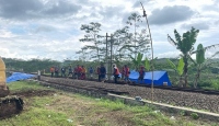 Jalur Kereta Api Kelongsoran, KAI Daop 8 Surabaya Normalisasi Jalur - GenPI.co Jatim