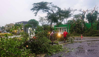 Hujan Disertai Angin Puting Beliung Rusak Perumahan Mewah di Sidoarjo - GenPI.co Jatim