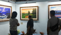 17 Lukisan SBY Dipamerkan di Pasar Seni Lukis, Jadi Lokasi Selfie Pengunjung - GenPI.co Jatim