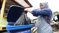 Bersihkan Sampah, BRI Sasar Pasar Kesesi Pekalongan - GenPI.co Jatim
