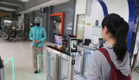 Keren! Naik Kereta Api di Stasiun Gubeng Surabaya Tak Perlu Tunjukkan Tiket - GenPI.co Jatim