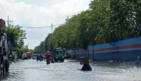 Banjir Rob Surabaya, Kalimas Baru Terendam, Warga: Paling Lama - GenPI.co Jatim