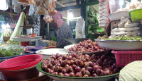 Harga Bawang Merah dan Bumbu Dapur di Pasar Kepanjen Malang - GenPI.co Jatim