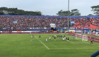 Arema FC Unggul Tipis Atas PSIS Semarang di Babak Pertama - GenPI.co Jatim
