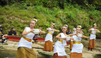 Larung Sesaji, Tradisi dan Budaya Kota Malang di Sungai Brantas - GenPI.co Jatim