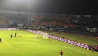 Stadion Kanjuruhan Lowong di Laga Perdana, Aremania Angkat Bicara - GenPI.co Jatim