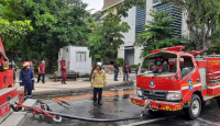 Mobil Pemadam Kebakaran Surabaya Terguling, 2 Anggota PMKP Syok - GenPI.co Jatim
