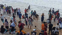 Banjir Rob di Pantai Gunungkidul, 6 Wisatawan Terseret Ombak - GenPI.co Jogja