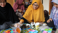 25 Pelaku UMKM di Kulon Progo Dilatih Manfaatkan Jelantah Jadi Lilin - GenPI.co Jogja