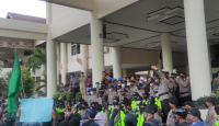 Pesan Berantai Diduga Bocor, Ratusan Mahasiswa Unjuk Rasa di DPRD - GenPI.co Kalbar