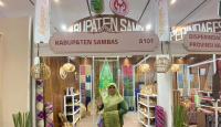 Warisan Khas Budaya, Tenun Songket Sambas Dikenalkan di Jakarta - GenPI.co Kalbar