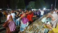 Madu dalam 3.500 Cangkir Bambu Menjadi Suguhan dalam Festival Danau Sentarum - GenPI.co Kalbar