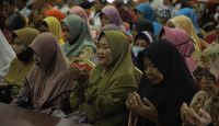 330 Guru Ngaji Tradisional Terima Bantuan, Rp 1,8 juta per Orang - GenPI.co Kalbar