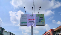 Lagi, BKD Kota Pontianak Segel Reklame Jenis Billboard - GenPI.co Kalbar