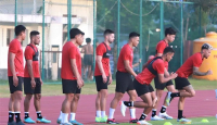 Latihan Bersama Timnas di Surabaya, Sandy Walsh Alami Cedera - GenPI.co Kalbar
