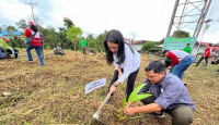 PMI Landak Tanam 500 Pohon, Karolin: Merawat Bumi Bagian dari Merawat Kemerdekaan Indonesia - GenPI.co Kalbar