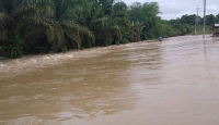 Banjir Hari Keempat di Kukar, Bantuan Pemerintah Belum Datang - GenPI.co Kaltim