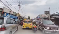 Video Viral Ibu-Ibu Kawal Ambulans, Polresta Samarinda: Menyalahi Aturan - GenPI.co Kaltim