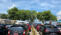 Waduh! Kendaraan Antre Berjam-jam di Pelabuhan Roro Tanjung Uban - GenPI.co Kepri