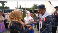 CJH Tanjung Pinang Berangkat ke Batam, Satu Orang Batal - GenPI.co Kepri