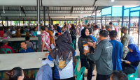 Para pedagang Cabut Undi untuk Penempatan Kios Pasar Sementara - GenPI.co Kepri