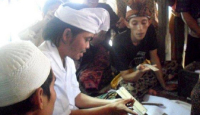 Pepaosan, Seni Baca Lontar Bahasa Kawi di Lombok Barat - GenPI.co NTB