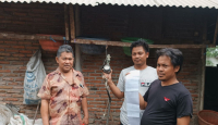 Warga Lombok Tengah Bongkar Kilometer PDAM, Karena Ini - GenPI.co NTB