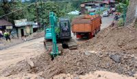 Petugas Siaga, Sejumlah Jalan di Riau Potensi Bencana Longsor - GenPI.co Riau