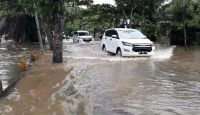 Hujan Deras, Sejumlah Jalan di Pekanbaru Terendam Banjir - GenPI.co Riau